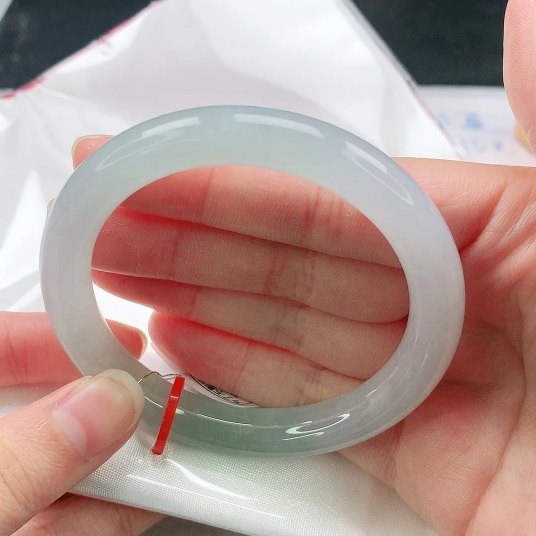 翡翠手镯未镶嵌53圈