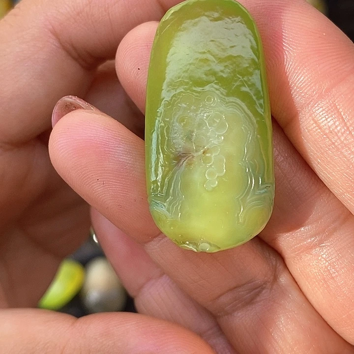 花眼玛瑙，果绿色眼睛石