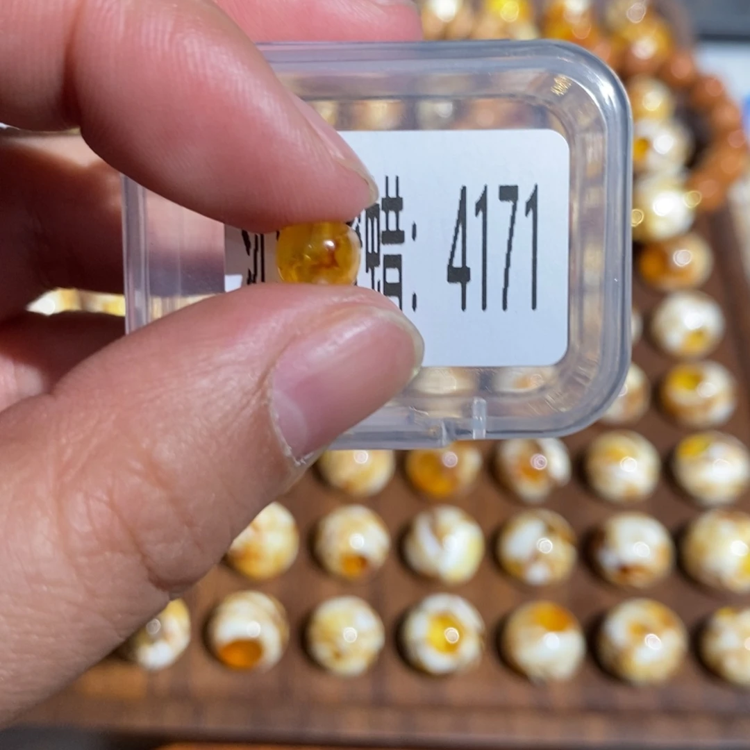 蜜蜡未镶嵌珠宝奇石4171