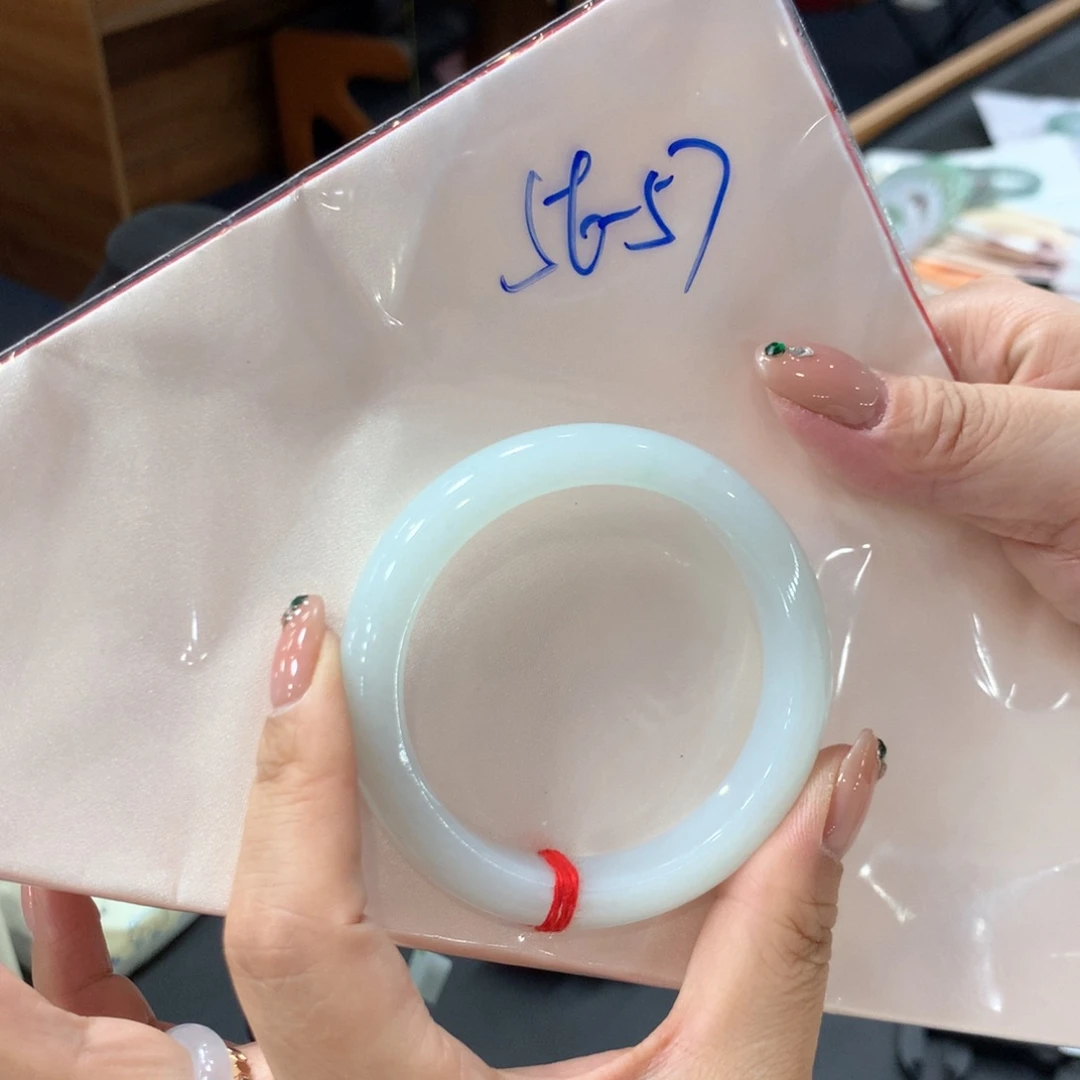 未镶嵌手镯翡翠48小时鉴赏
