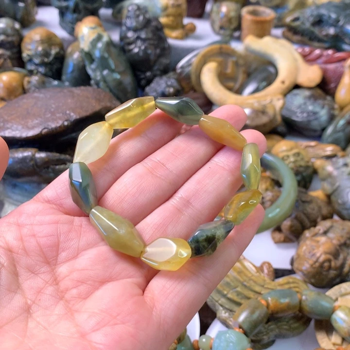 未镶嵌岫岩河磨玉（透闪石质玉）笔搁