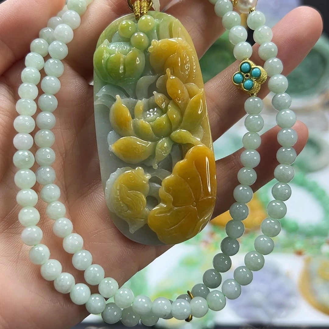 翡翠未镶嵌颈饰吊坠