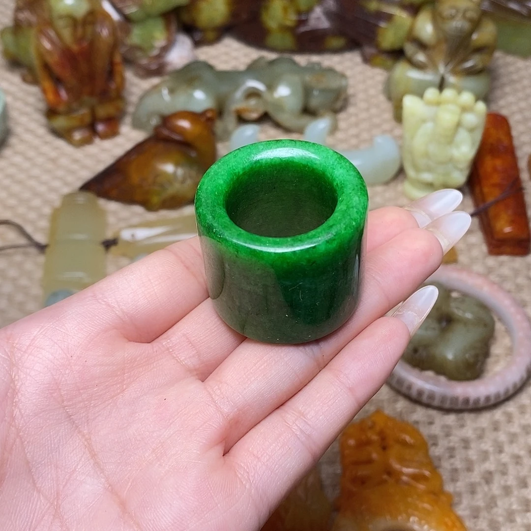 未镶嵌蛇纹石玉颈饰