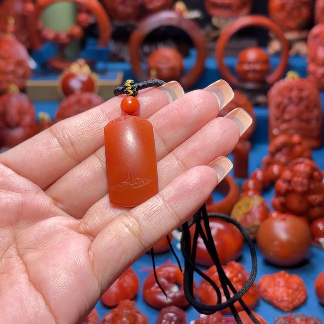 未镶嵌雕刻南红玛瑙