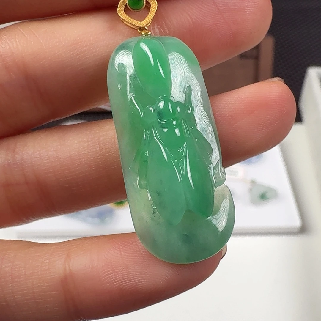 翡翠18K金镶嵌颈饰