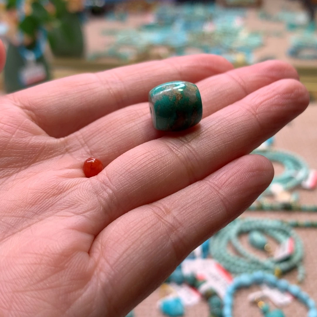 南红玛瑙配饰未镶嵌