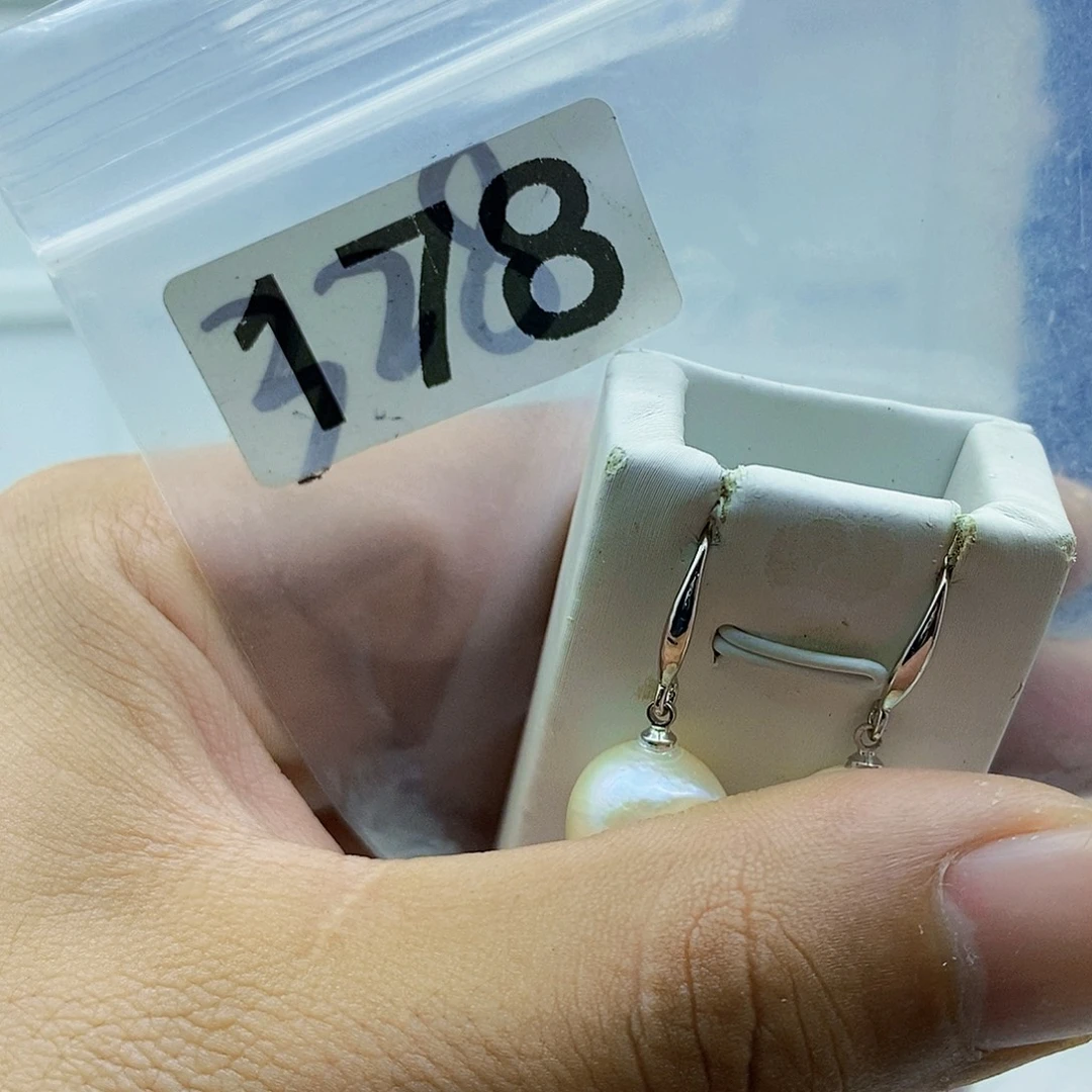 淡水珍珠颈饰合金