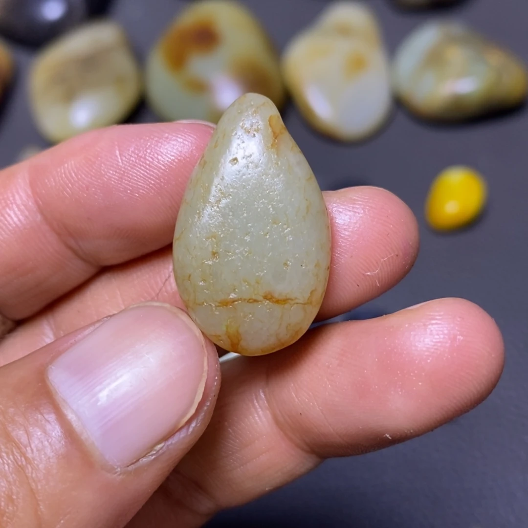 和田玉（糖玉）未镶嵌挂件