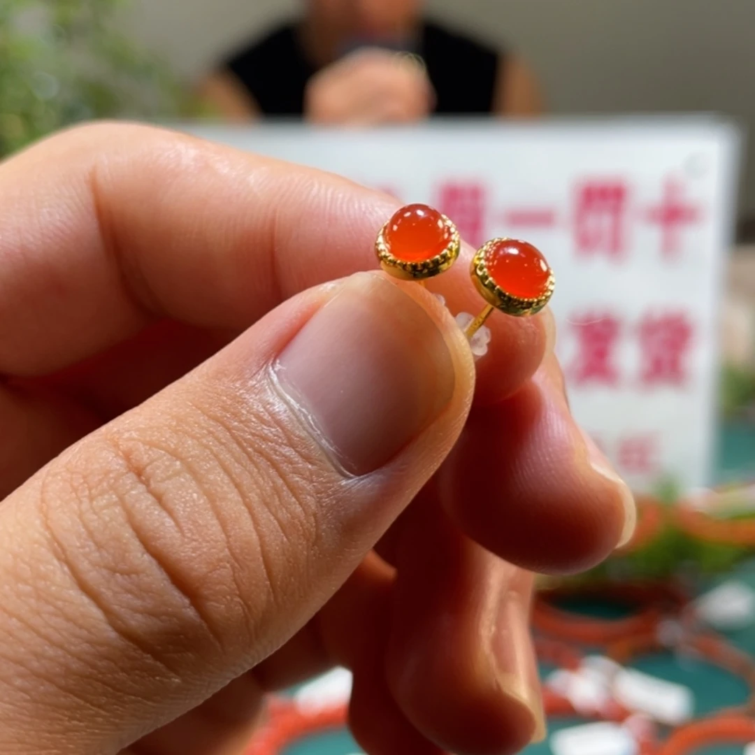 南红玛瑙河湾冰红耳钉银S925镀金镶嵌