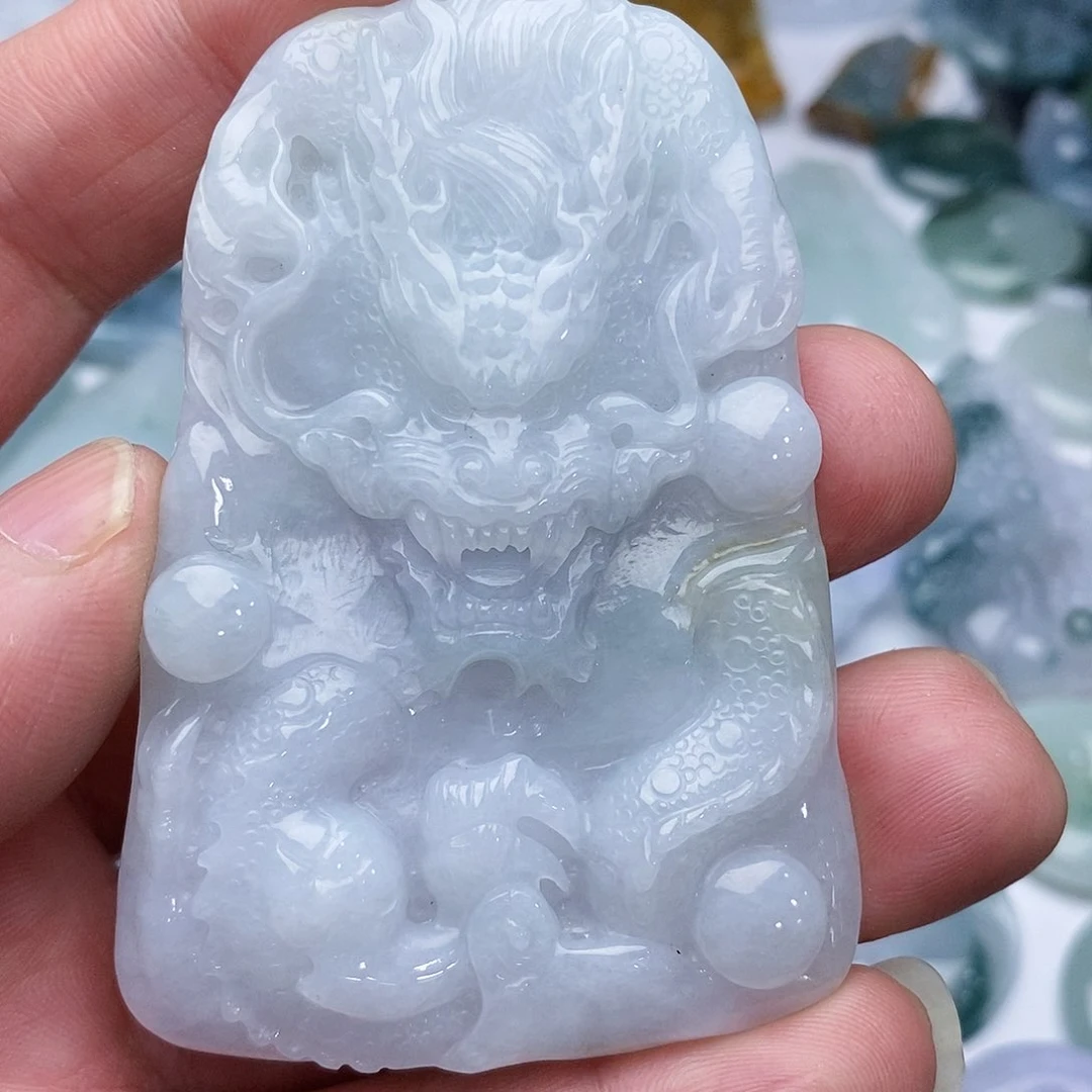 翡翠颈饰未镶嵌霸王龙
