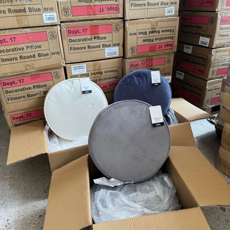 多囤几个！整单出老美！天鹅绒纯色百搭滚边脚垫圆形抱枕靠垫坐垫