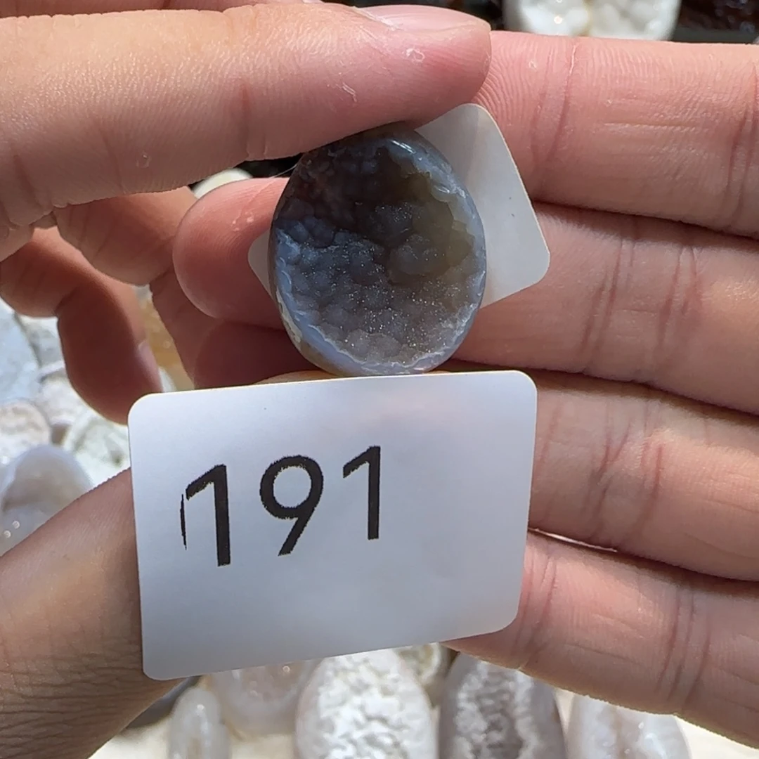 未镶嵌水晶大型摆件（非配饰）