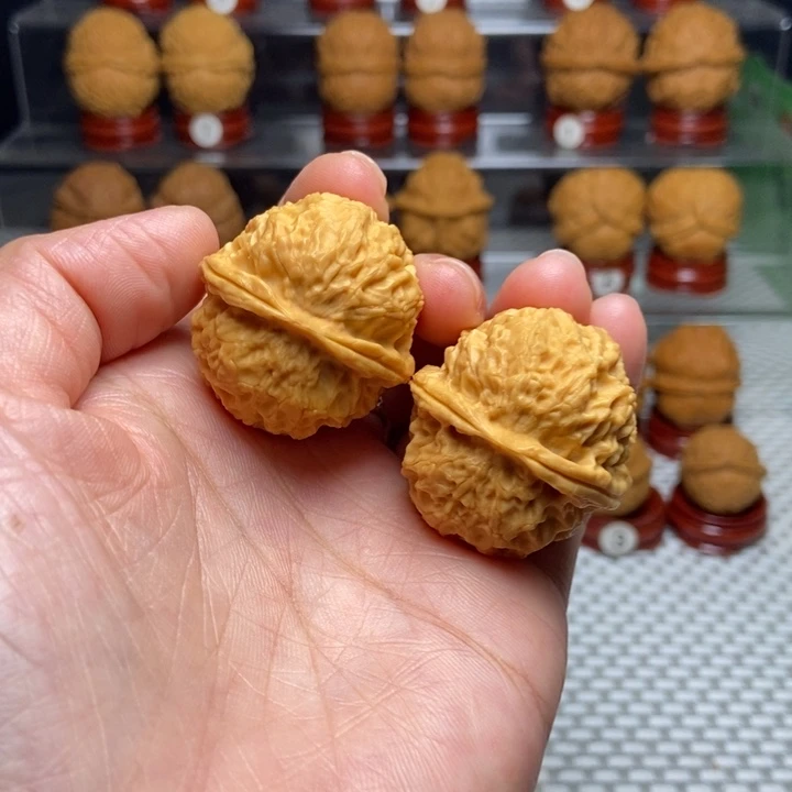 把件文玩核桃28绣球