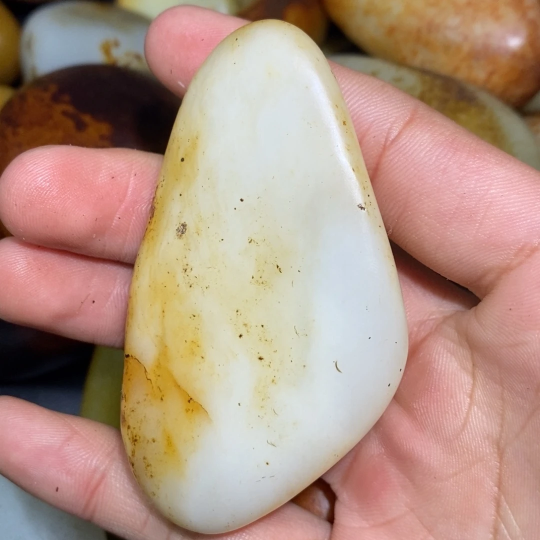 和田玉未镶嵌珠宝奇石