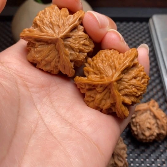 文玩核桃吊坠40全品盘山正奔