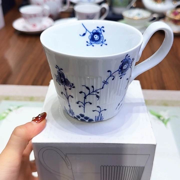 瓷片杯子杯子杯子水杯杯子