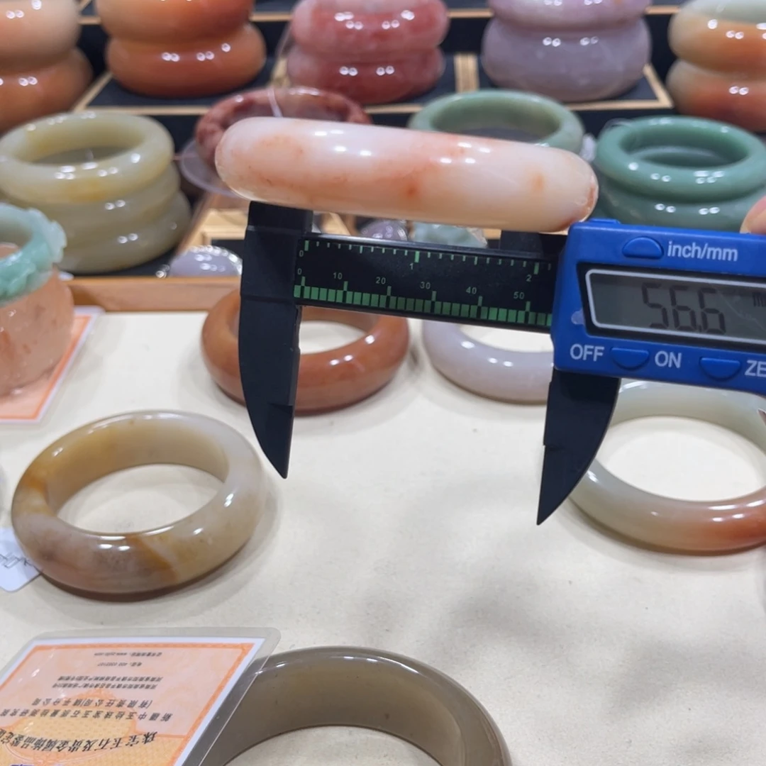 未镶嵌手镯石英岩玉