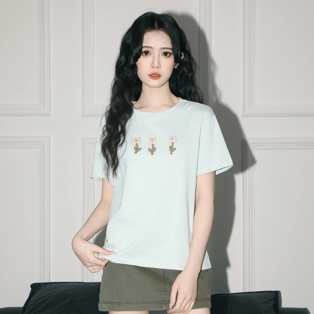 蓝色圆领短袖T恤女夏2025春新款花朵设计感宽松正肩体恤半袖上衣
