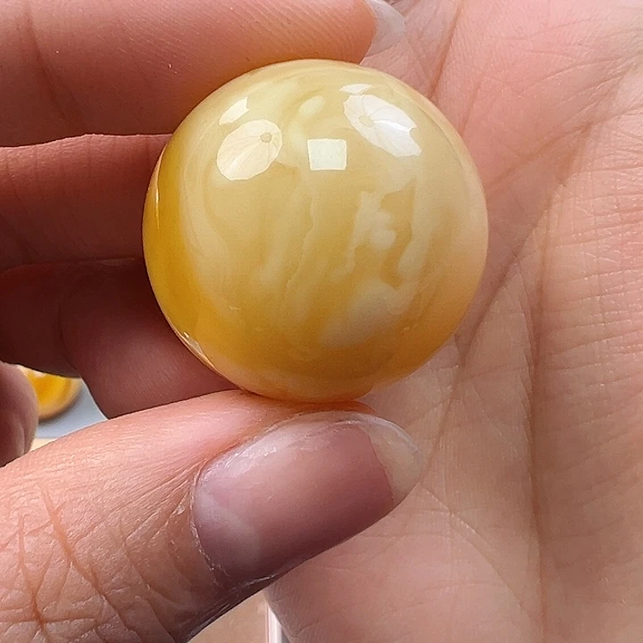 蜜蜡未镶嵌珠宝奇石