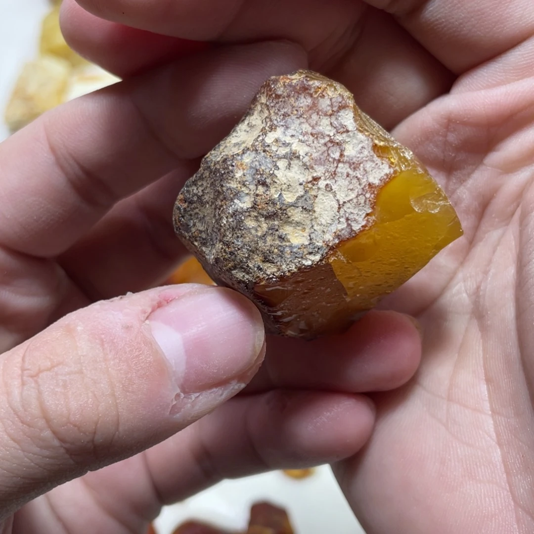 定制琥珀L*天然原矿