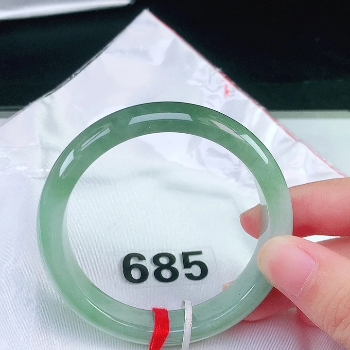 翡翠未镶嵌手镯57
