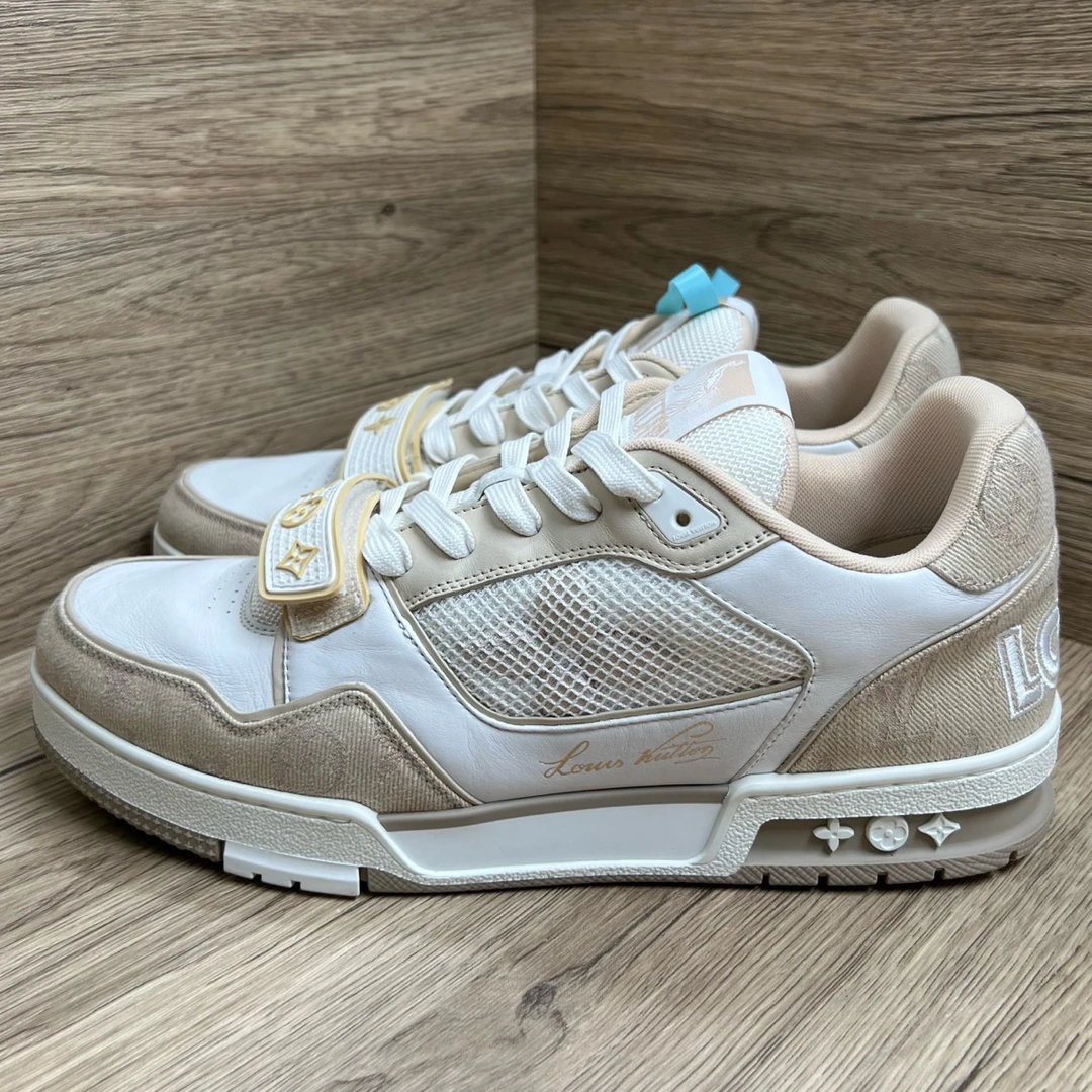 95新 LouisVuitton/路易威登 Trainer 卡其色魔术贴板鞋 42码