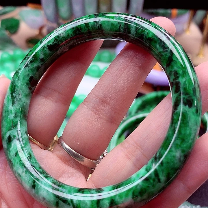 翡翠未镶嵌手镯翡翠