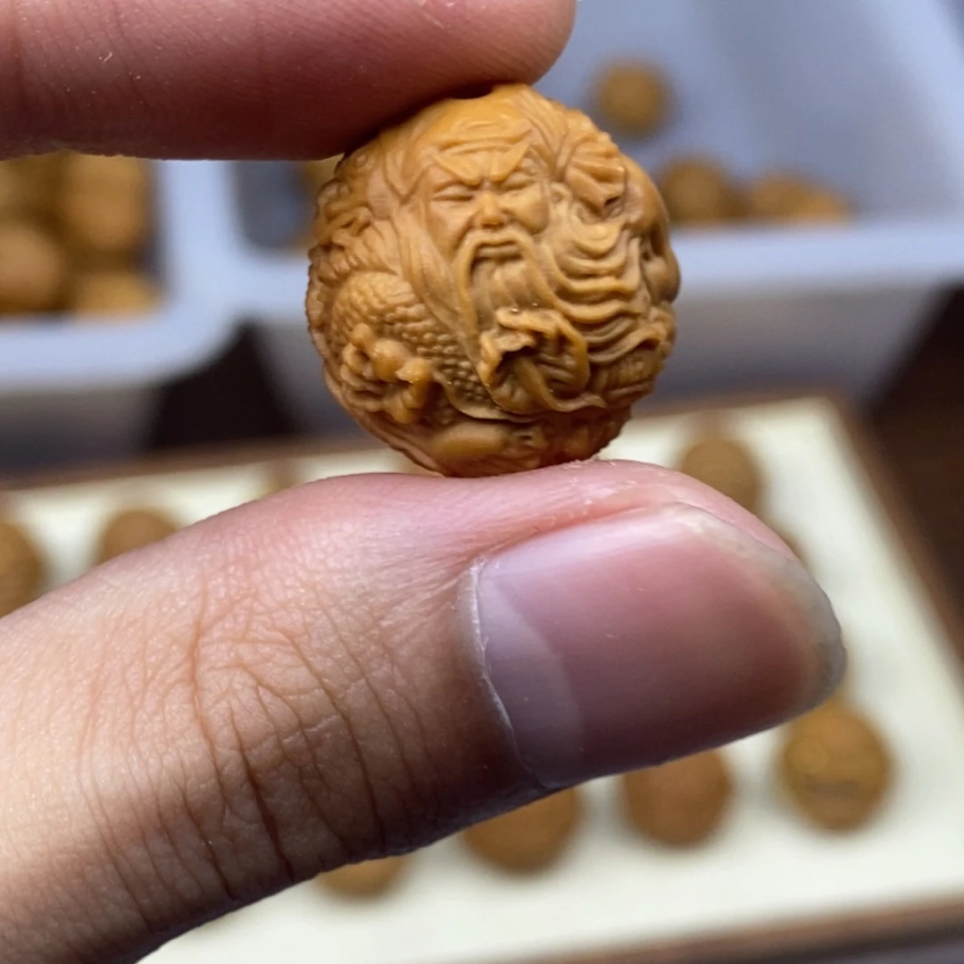吊坠猴头核桃新御龙关公