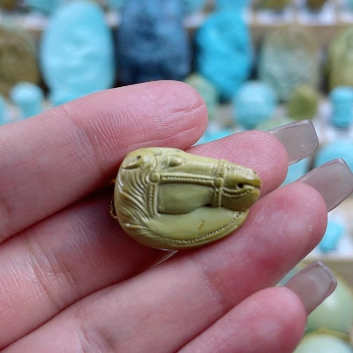 绿松石未镶嵌珠宝奇石