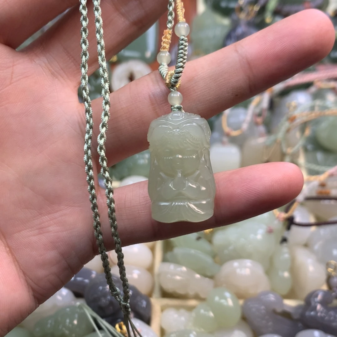 【闪购商品】颈饰未镶嵌和田玉