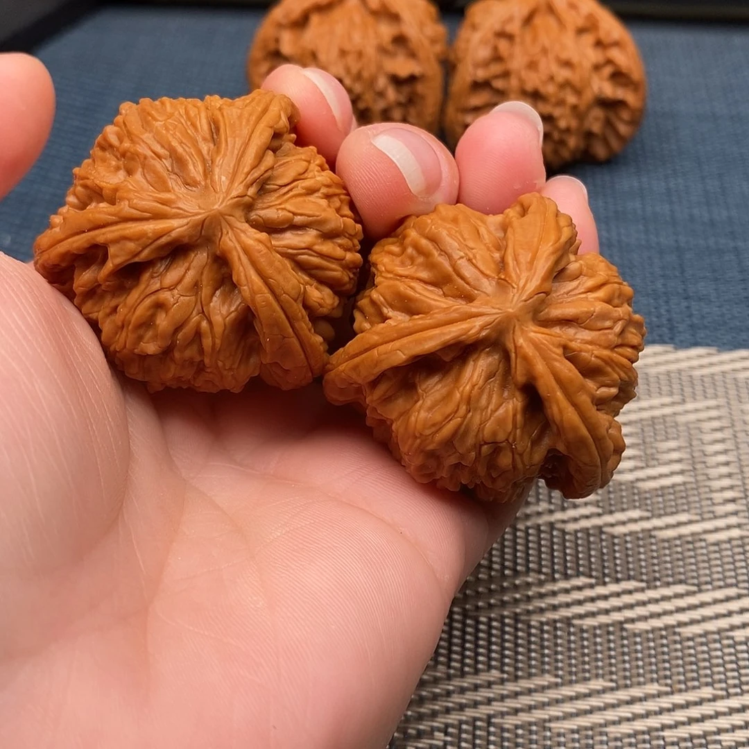 §***§文玩核桃吊坠三棱