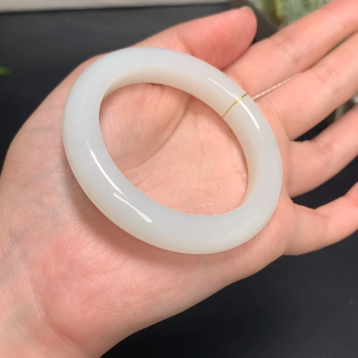 和田玉手镯未镶嵌50