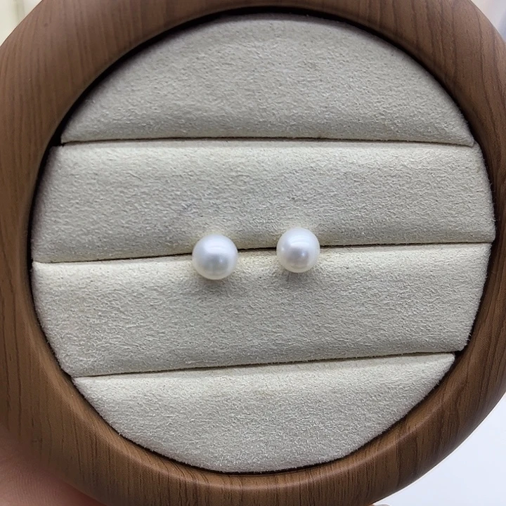 淡水珍珠合金颈饰