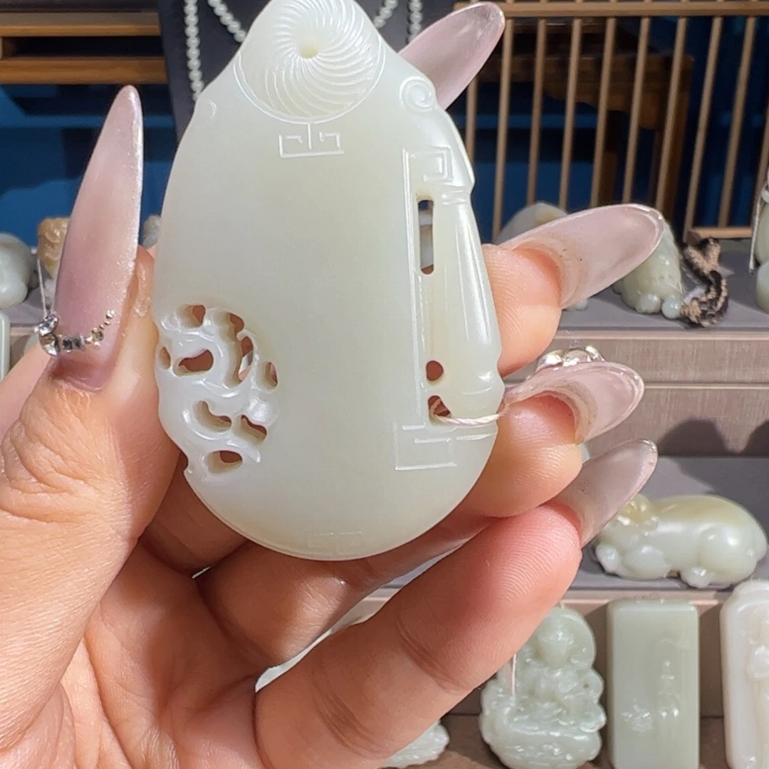 和田玉（糖玉）未镶嵌颈饰