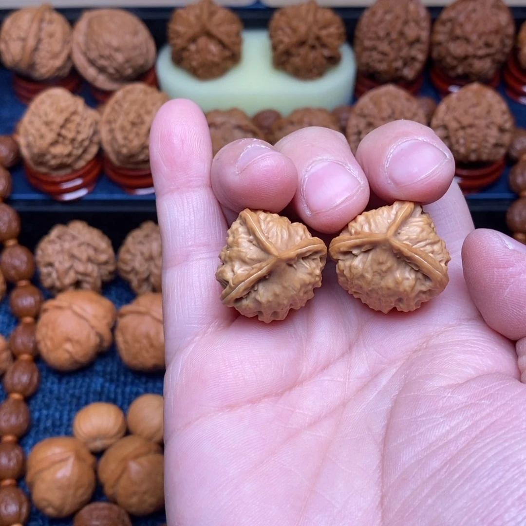 文玩核桃把件见**面手捻