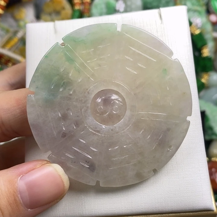 翡翠未镶嵌吊坠(赠链)