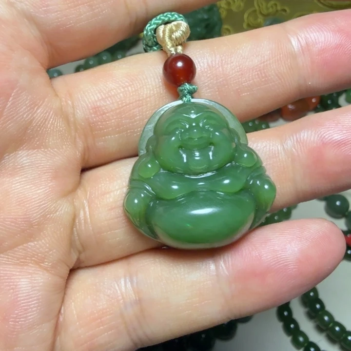 颈饰未镶嵌和田玉（碧玉）