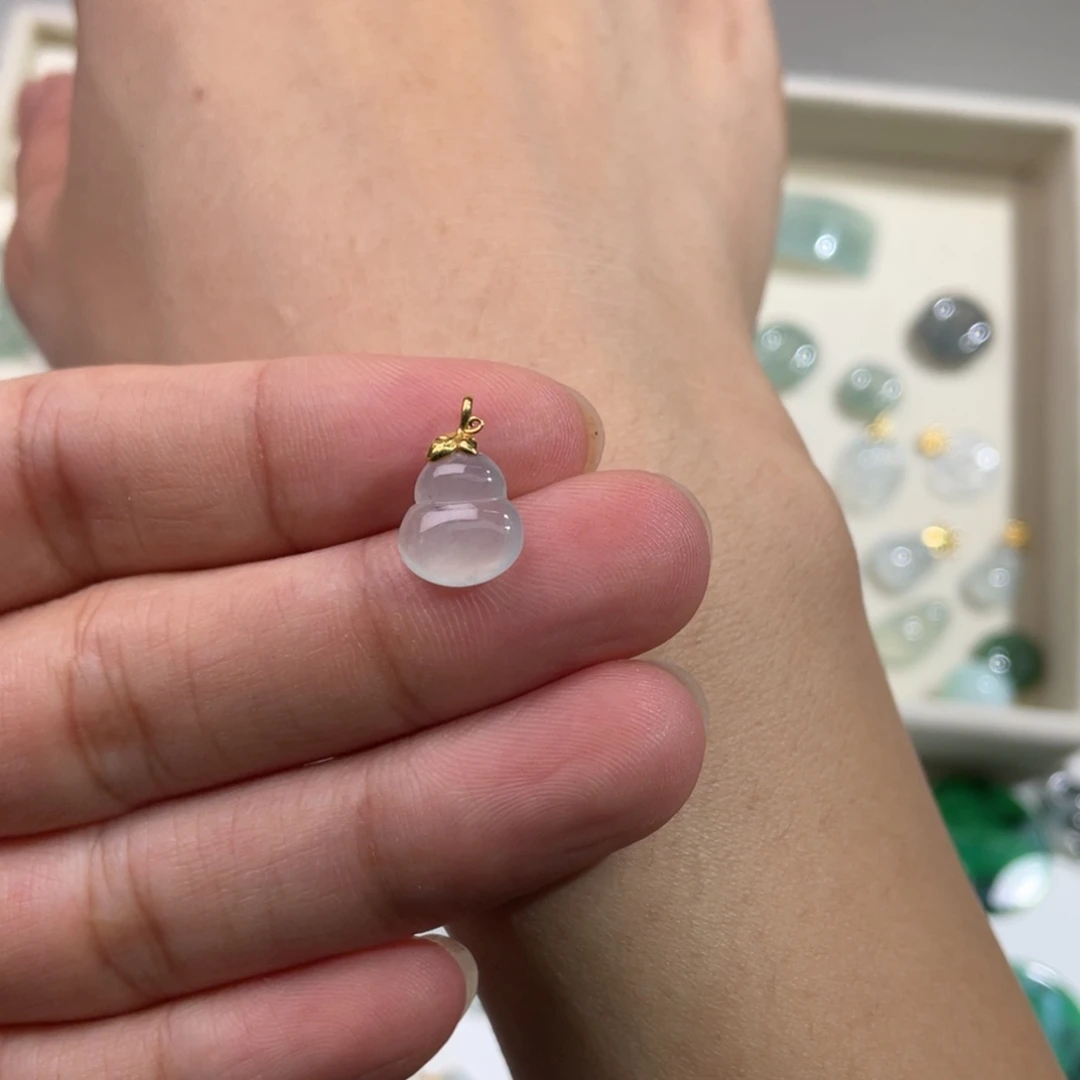 翡翠18K金镶嵌颈饰葫芦01