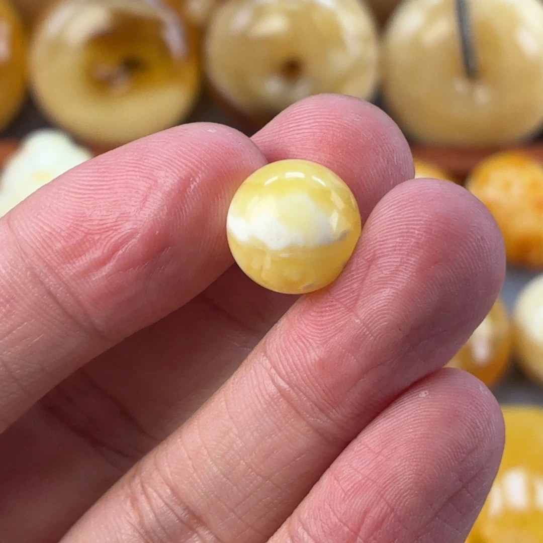 闪***过琥珀未镶嵌裸石12.6mm