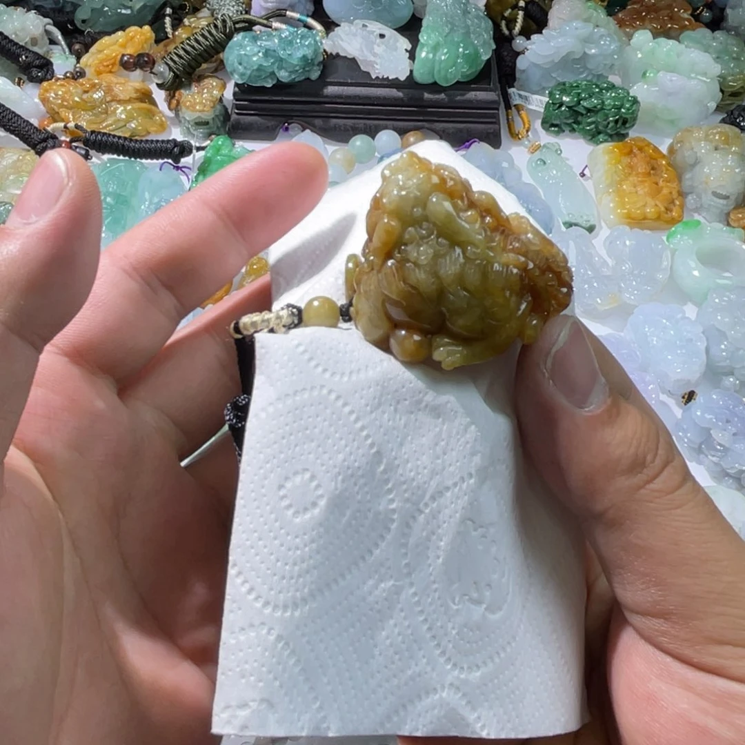 翡翠颈饰未镶嵌天然