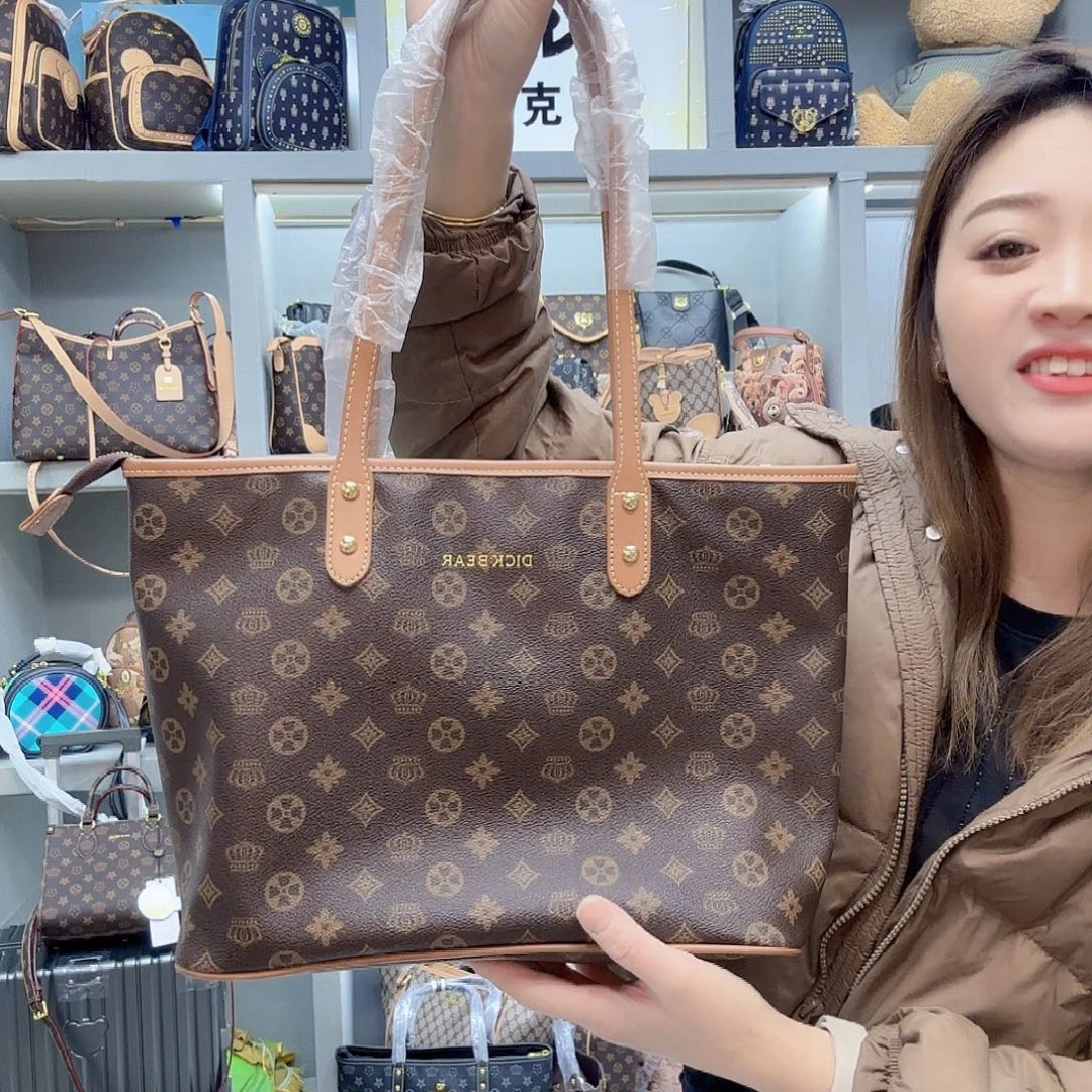 PVC9057梅花咖单肩托特包