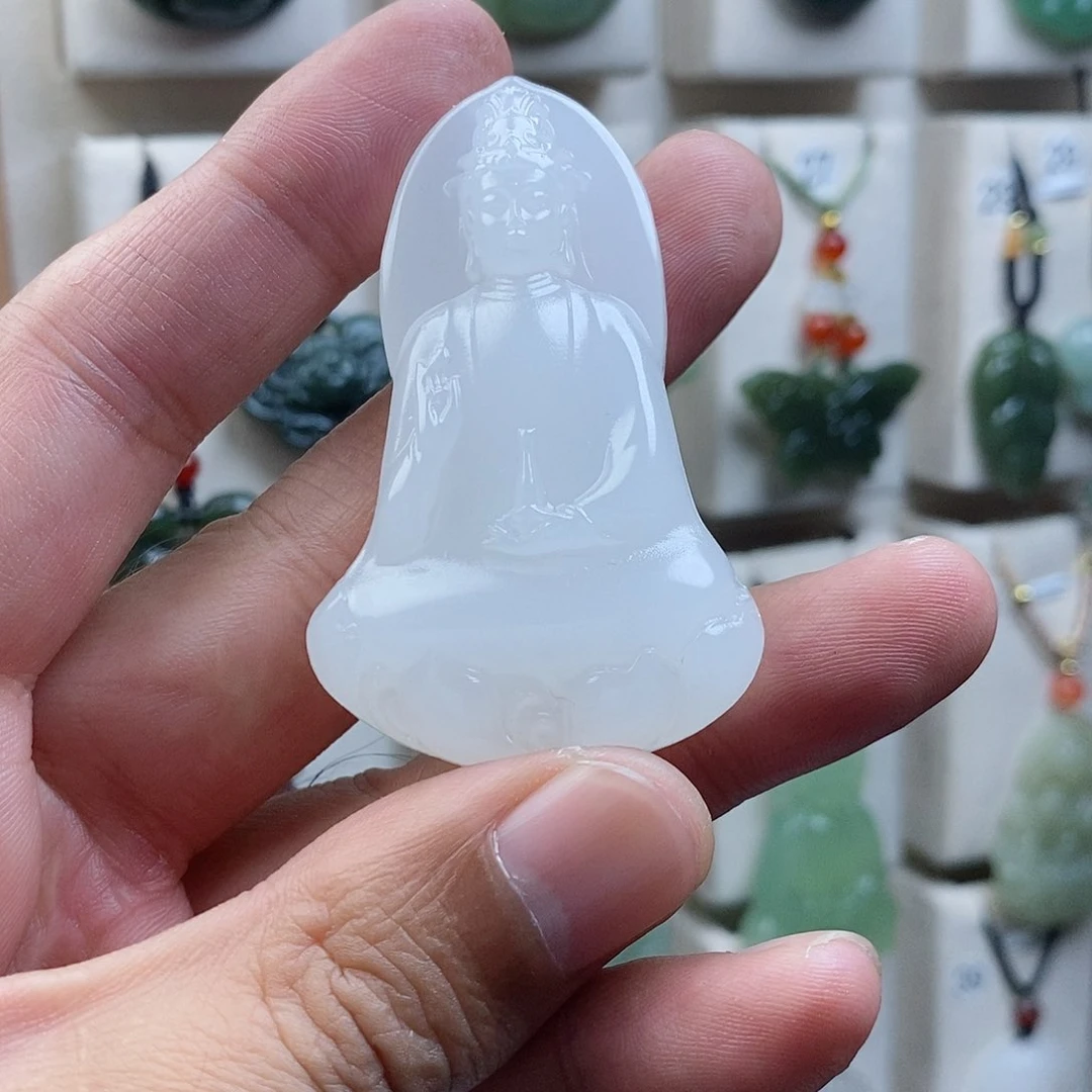 颈饰未镶嵌石英质玉（金丝玉）