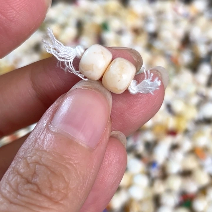 未镶嵌蜜蜡裸石8mm一对