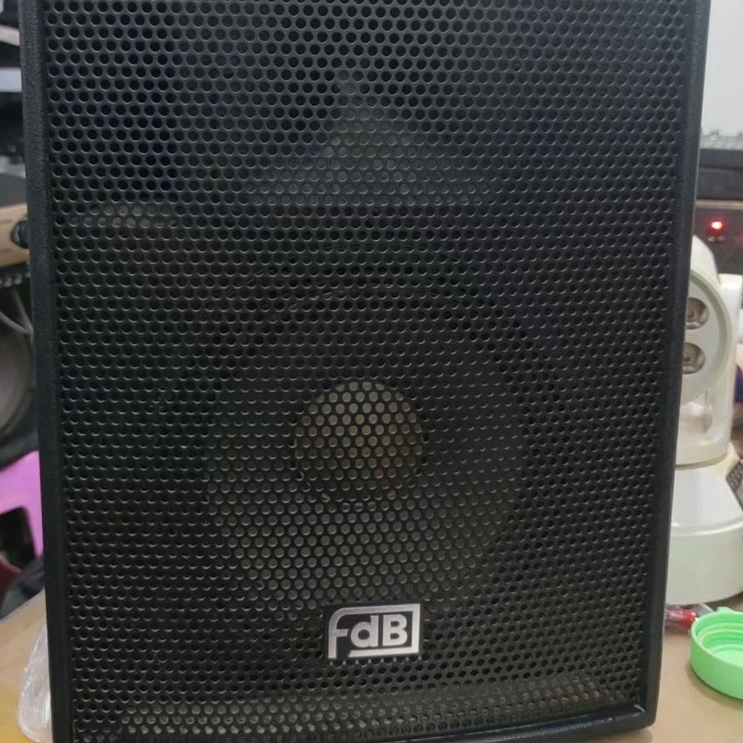 8新  十寸专业音响一对，不包邮费。