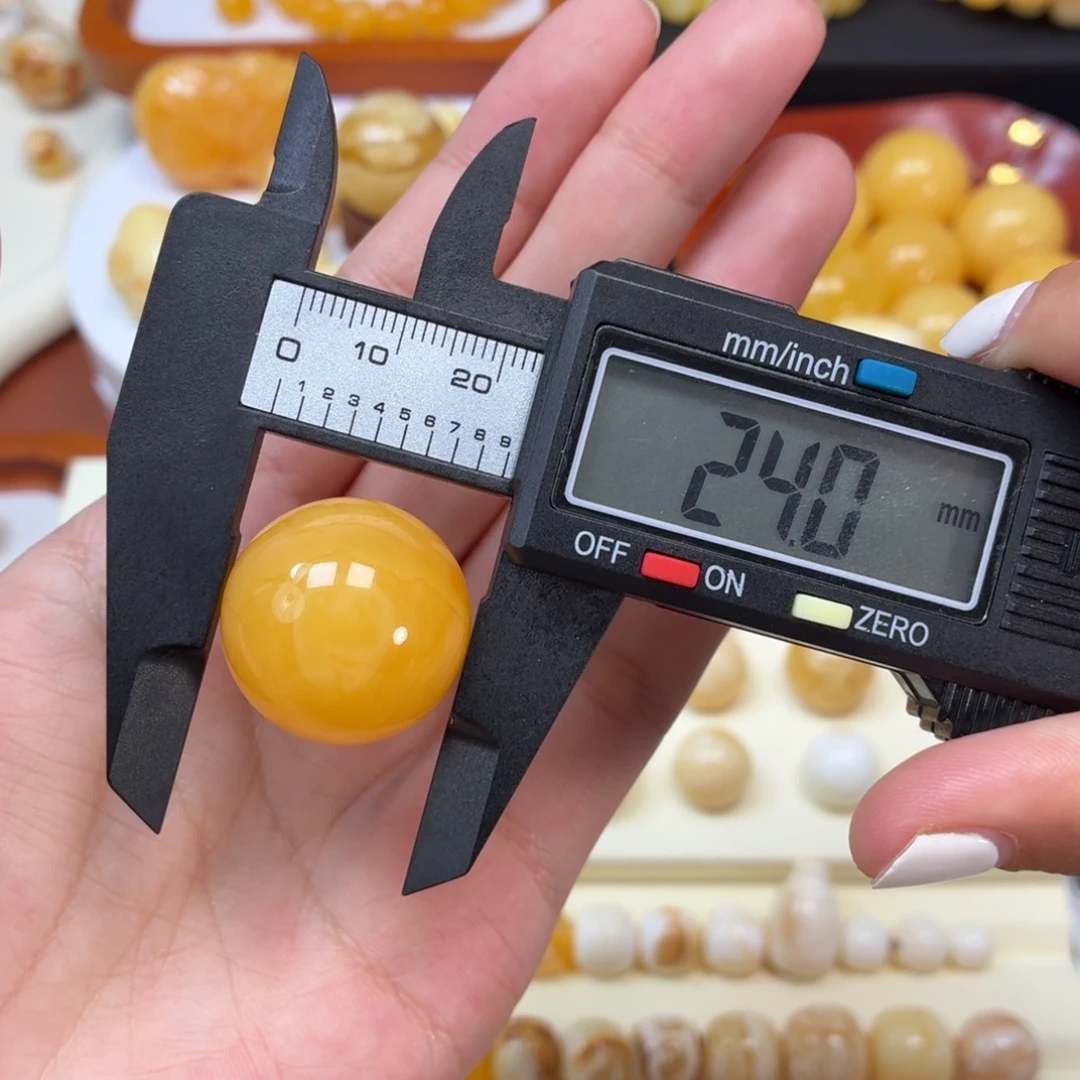 琥珀未镶嵌珠宝奇石焦皮鸡油红圆珠24mm