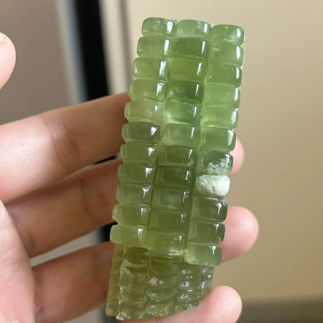 岫玉绿色玉米手把件