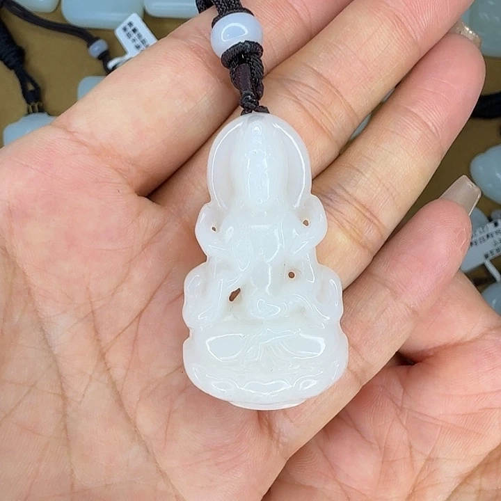 和田玉未镶嵌吊坠(赠链)
