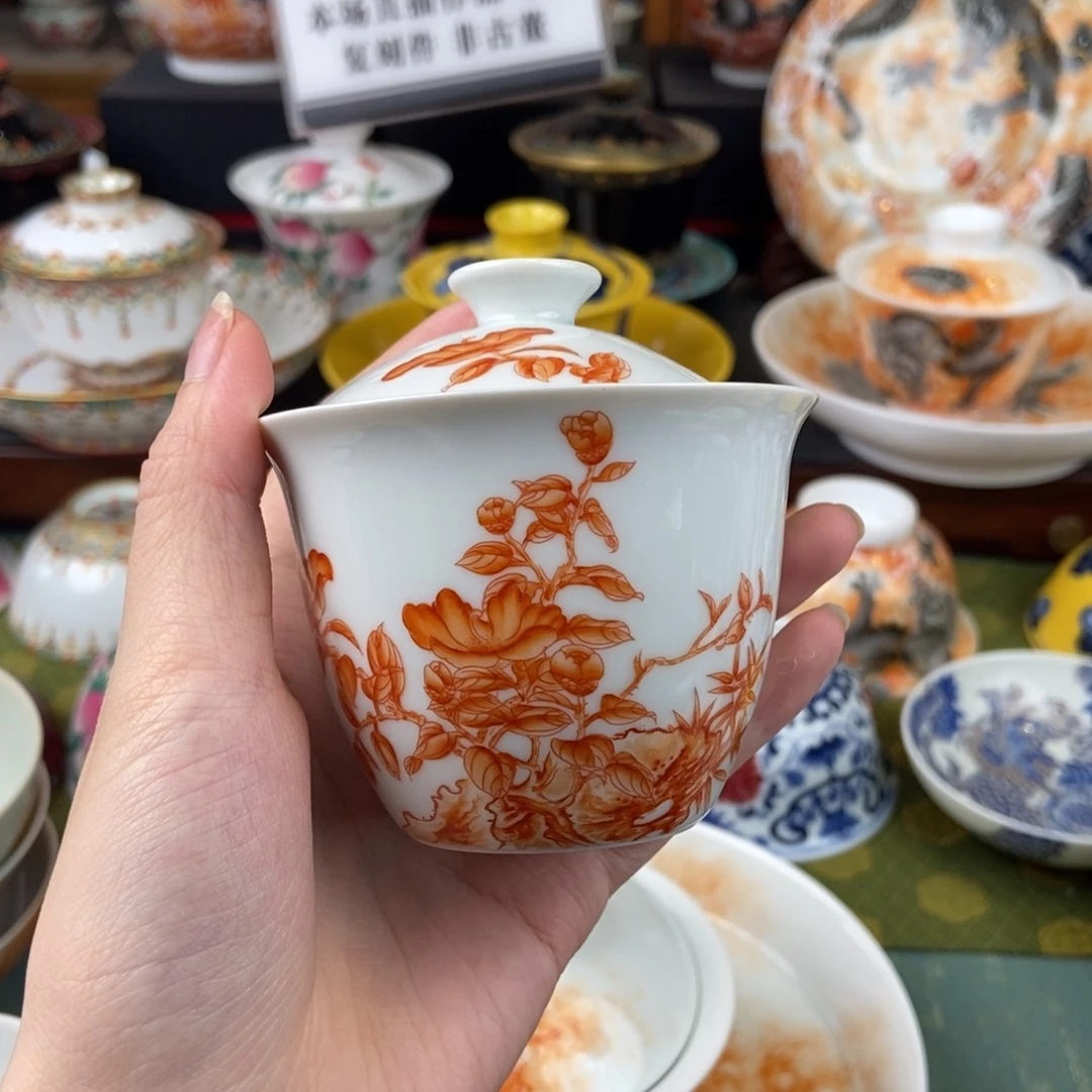 陶瓷的设计师是一个人的