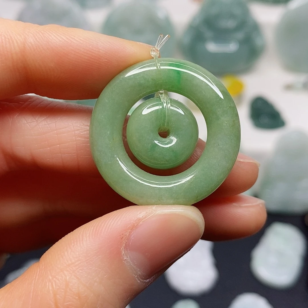 翡翠颈饰未镶嵌吊坠