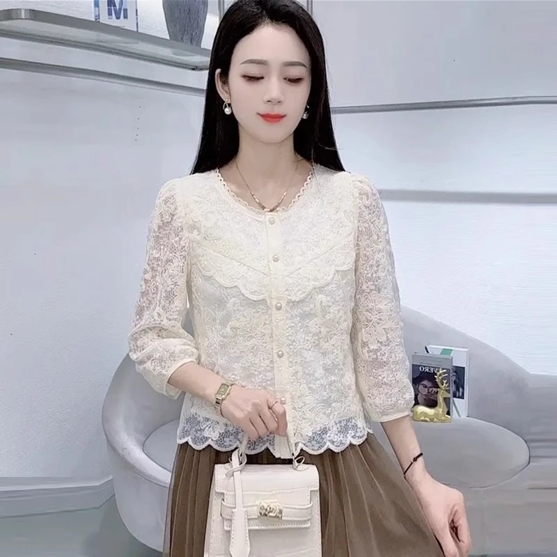 蕾丝衫女2025春季时尚法式圆领新款钩花洋气漂亮小衫百搭显瘦上衣
